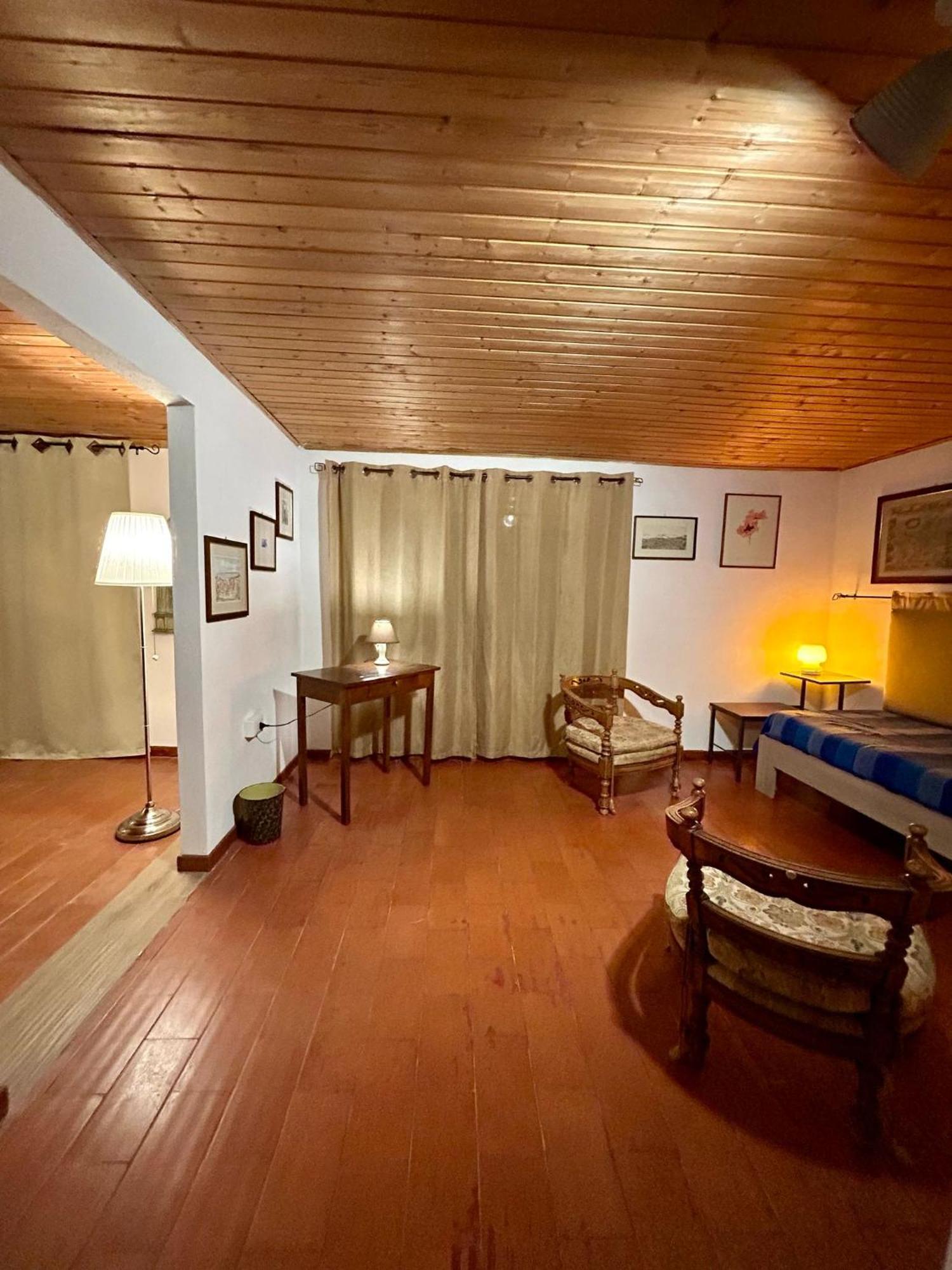 B&B Gennarcu Ussassai ภายนอก รูปภาพ